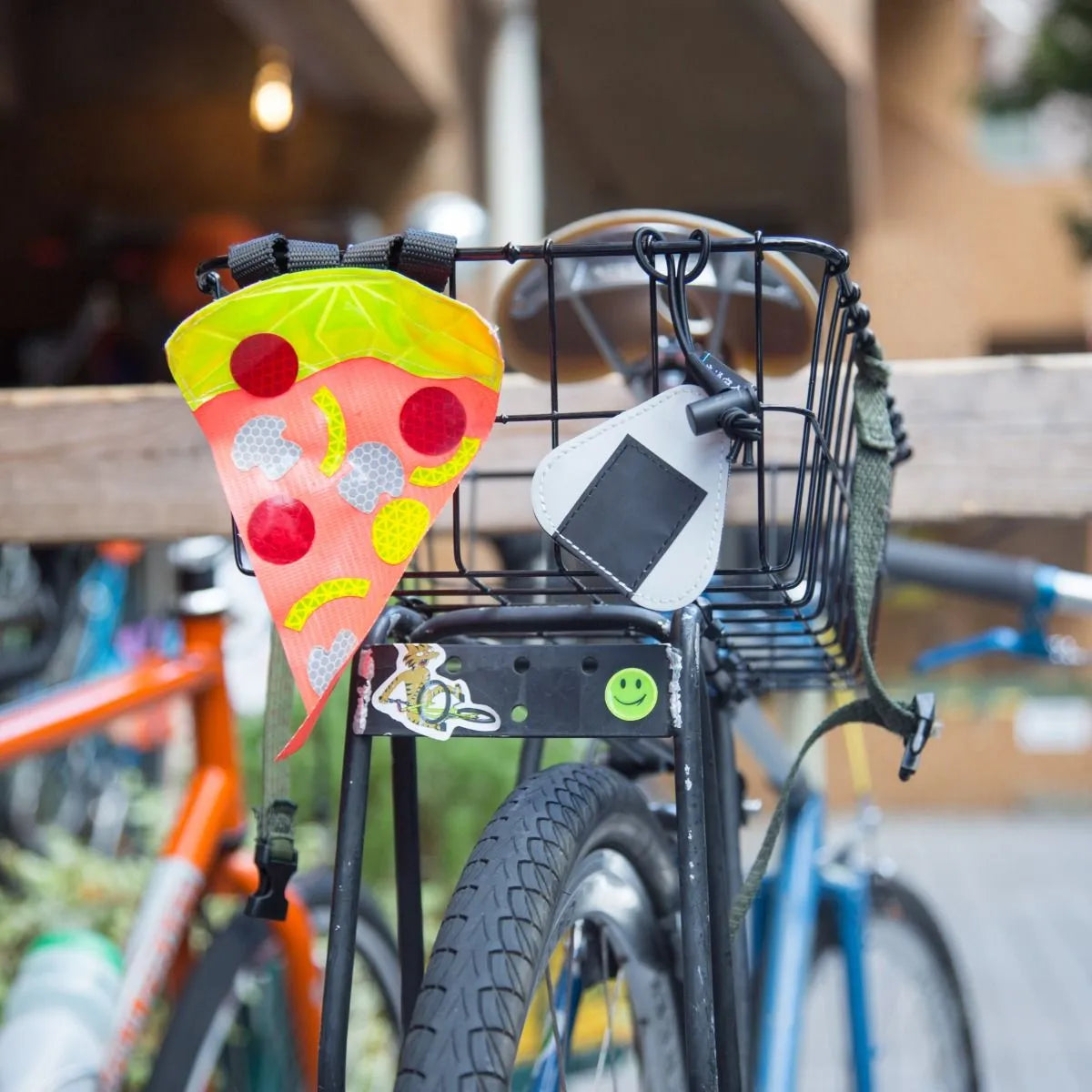 BLUE LUG onigiri reflector、おにぎり型の反射リフレクター 2