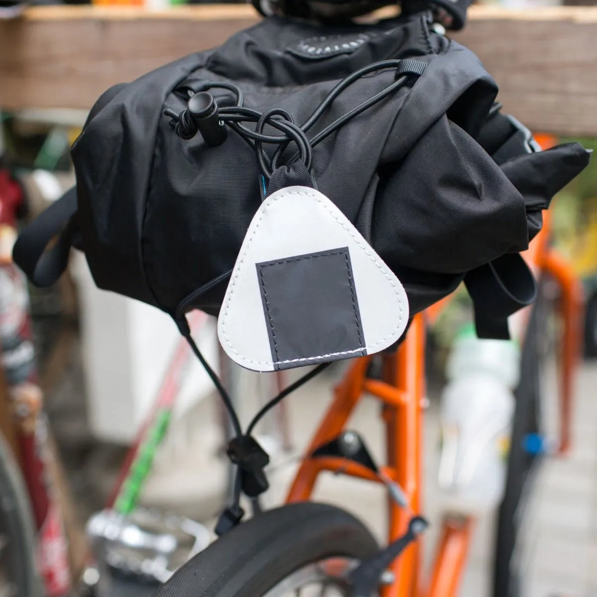 BLUE LUG onigiri reflector、おにぎり型の反射リフレクター 4