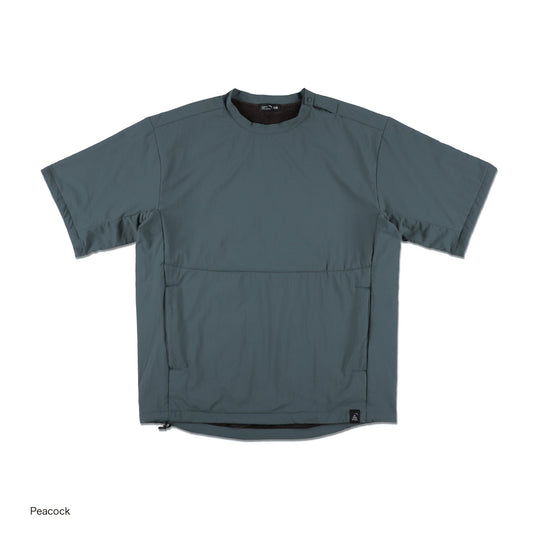 STATIC RADIANT TEE、ピーコックのクルーネックトップス