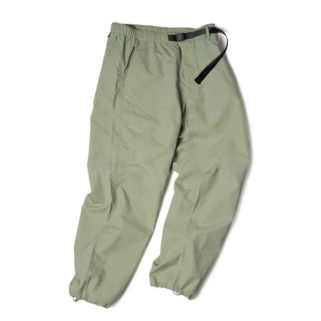BLUE LUG motion pants、グレーのパンツ
