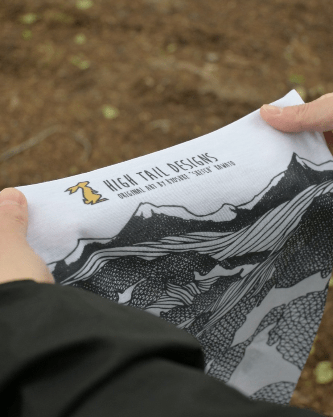 【High Tail Designs】Hiking Gaiter "Low Poly" - LEISURES 公式オンラインショップ