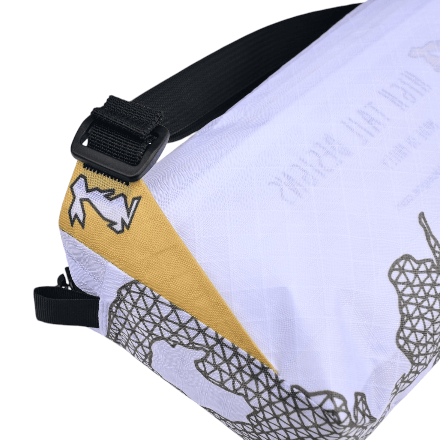 【High Tail Designs】The Ultralight Fanny Pack TX95 / Low Poly - LEISURES 公式オンラインショップ