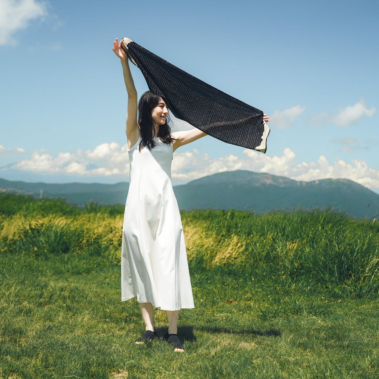 ULTRA GOOD LUCK　旅の手ぬぐい「白雨」・「雨」 ULTRA GOOD LUCK】旅のてぬぐい / 雨 – LEISURES 公式オンラインショップ