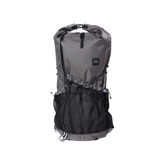 CAYL Mari Roll Top B-Grid、グレーのロールトップザック