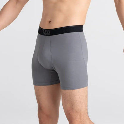 【SAXX】QUEST QUICK DRY MESH BOXER BRIEF FLY グレー