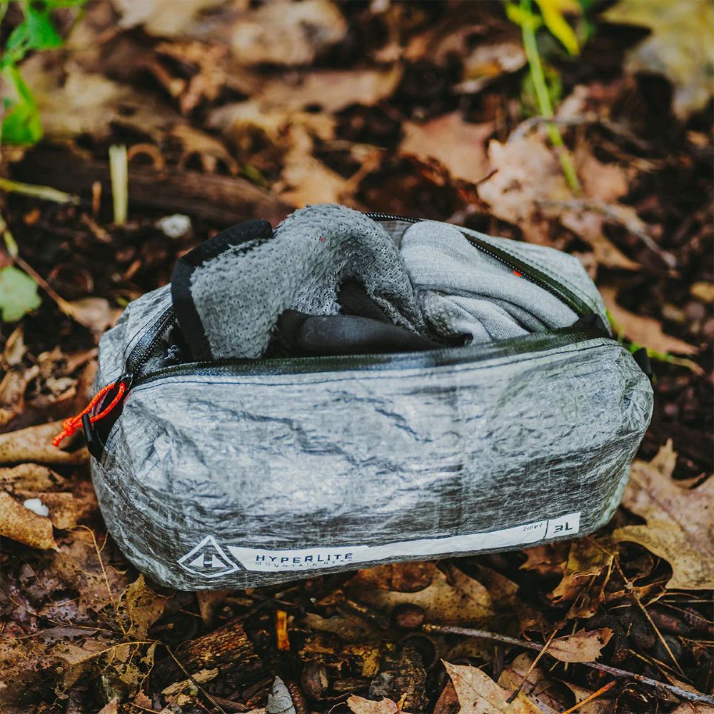 【HYPERLITE MOUNTAIN GEAR】Zippy