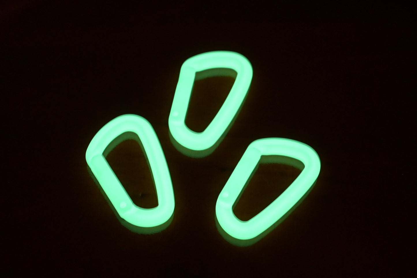 【YKK】Glow In The Dark カラビナ（蓄光） - LEISURES 公式オンラインショップ